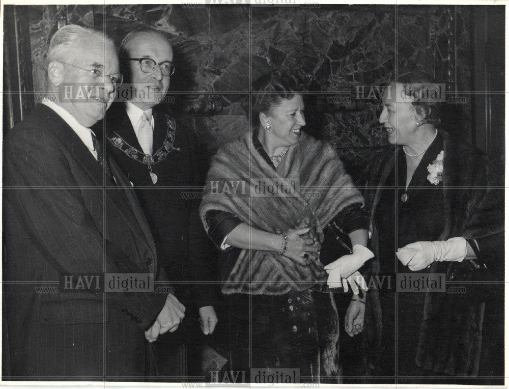 1956 Press Photo H. Freeman Matthews, Ruth E. Stevens - Historic Images