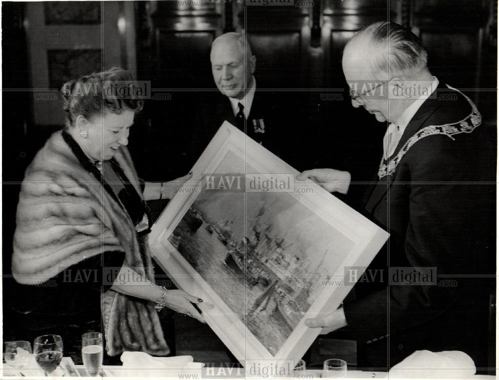 Press Photo van Walsum Ruth Stevens Town Hall - Historic Images