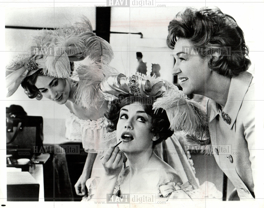 1965 Press Photo Rise Stevens, Shirley Eder - Historic Images