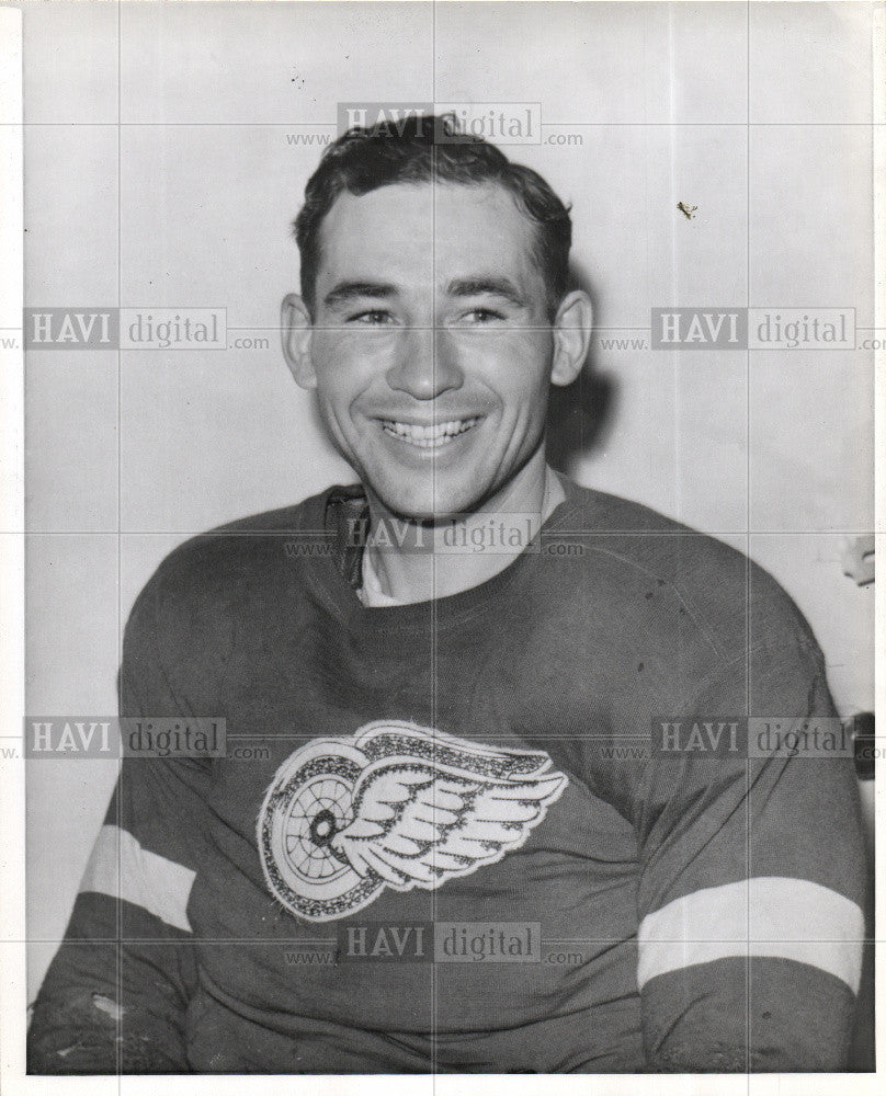 1945 Press Photo Jack Stewart - Historic Images