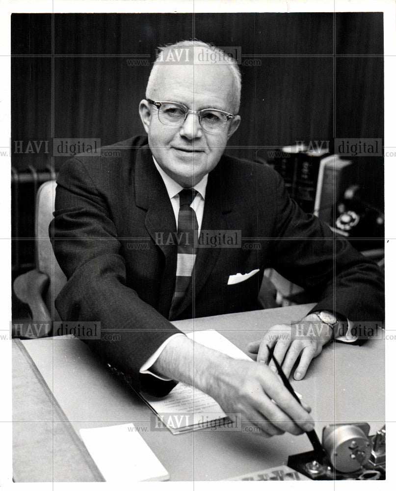 1964 Press Photo John Stewart president Twin Pines - Historic Images