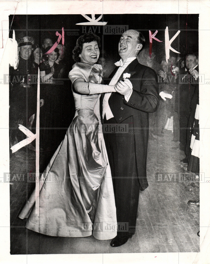 1949 Press Photo Gov. and Mrs Stevenson inaugural ball - Historic Images