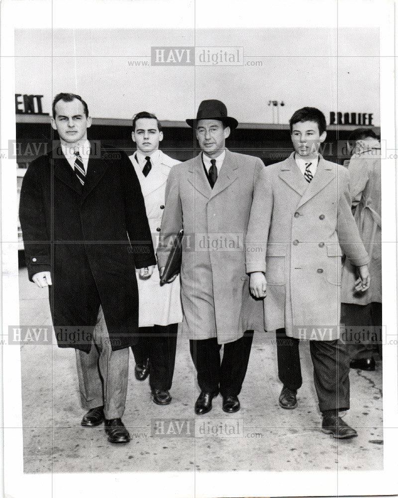 1952 Press Photo Stevenson Adlai Borden John - Historic Images