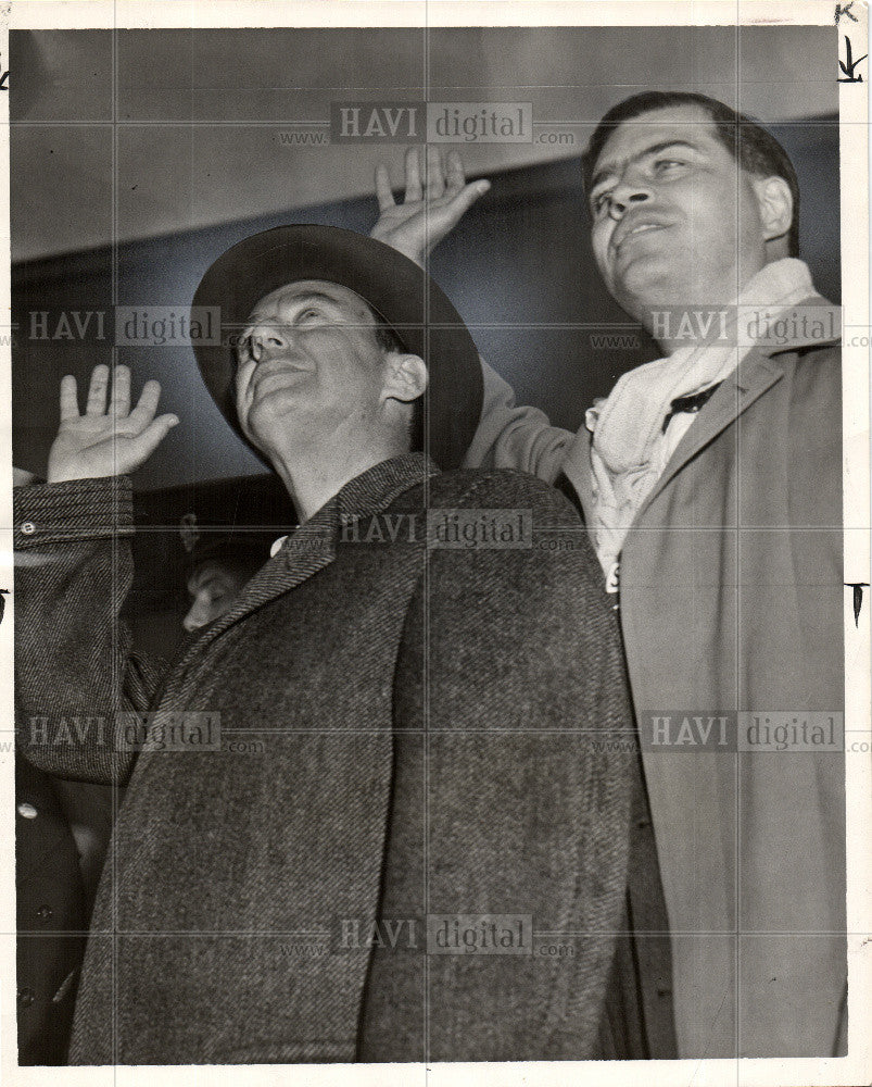 1952 Press Photo Stevenson on William Run arrival - Historic Images