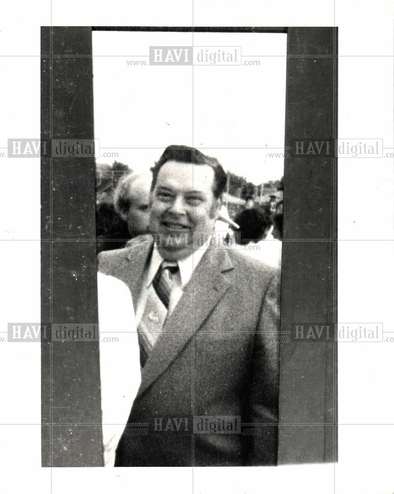 1987 Press Photo Dr. Jack Shepard, Shot - Historic Images