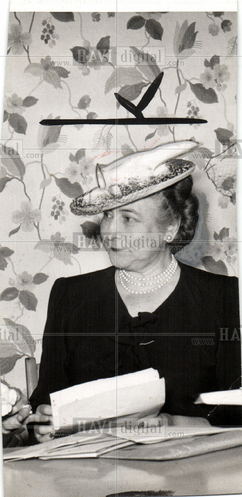 1946 Press Photo Mrs Allen Shelden - Historic Images