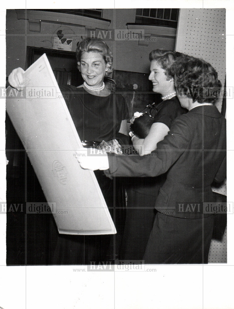 1958 Press Photo Mrs. Allan Shelden III - Historic Images