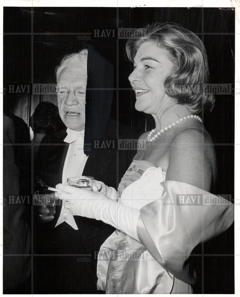 1964 Press Photo Mrs. Allan Shelden III - Historic Images