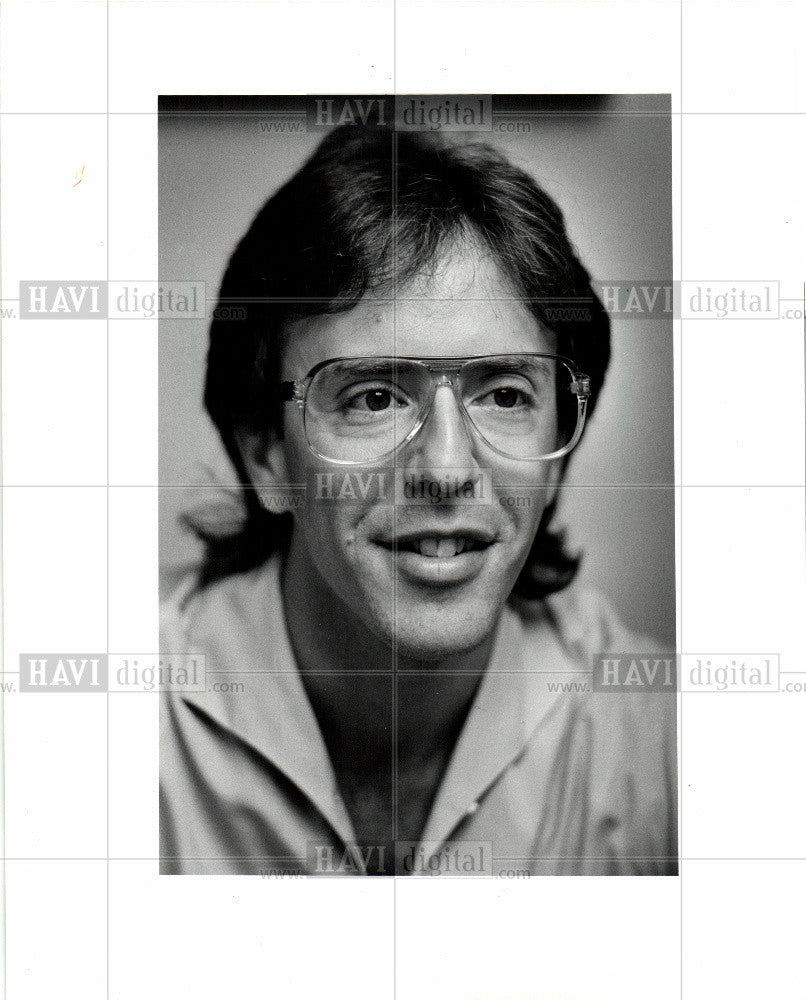 1995 Press Photo Dr. Don Sheer,  optometrist, expert - Historic Images