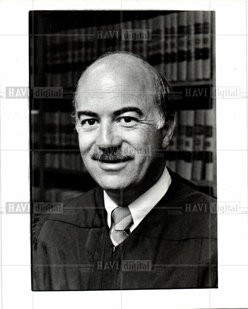 1986 Press Photo James Sheehy District Court Judge - Historic Images