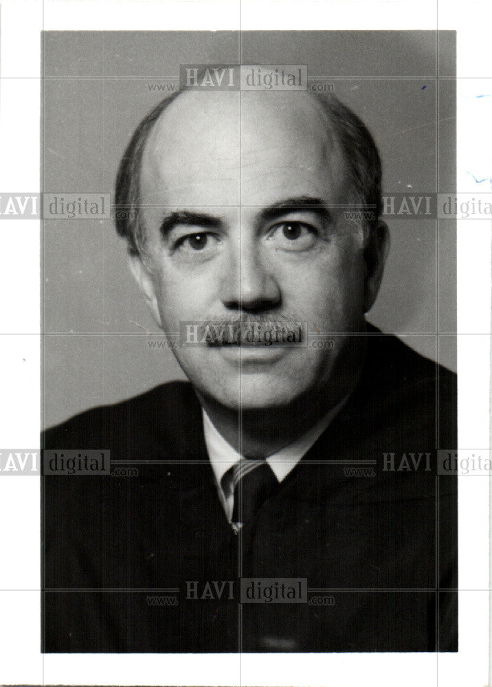 1988 Press Photo James P. Sheehy Judge - Historic Images