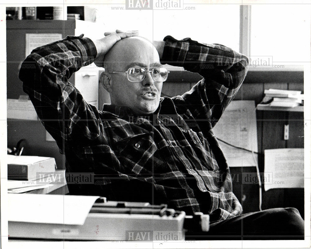 1979 Press Photo Glenn Sheppard, Editor of North Woods - Historic Images