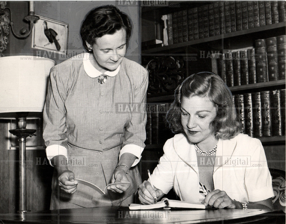 1948 Press Photo Mrs.Stewart Hudson - Historic Images