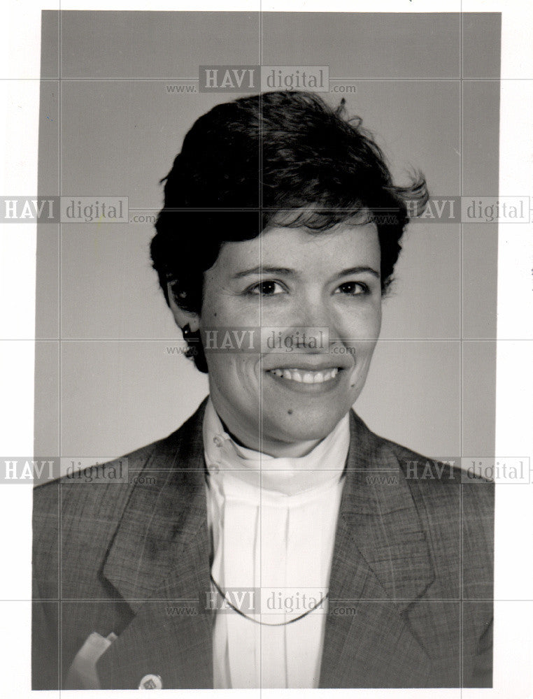 1990 Press Photo Winifred Russell NBD - Historic Images