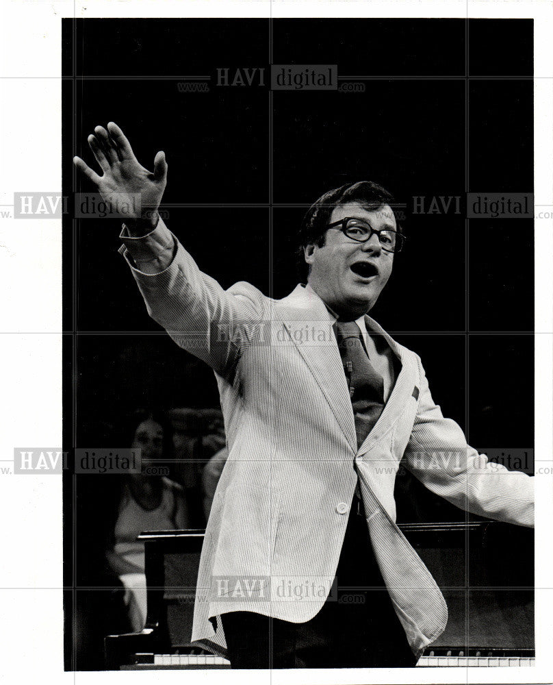 1983 Press Photo Mark Russell Comedian - Historic Images