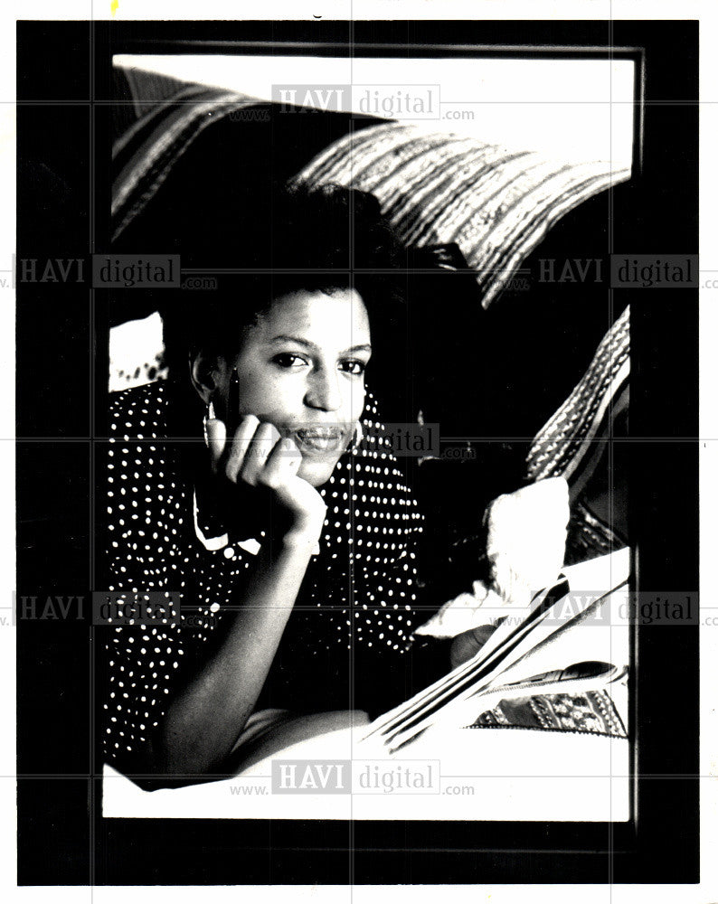 1987 Press Photo Karen Russell, Prejudice - Historic Images