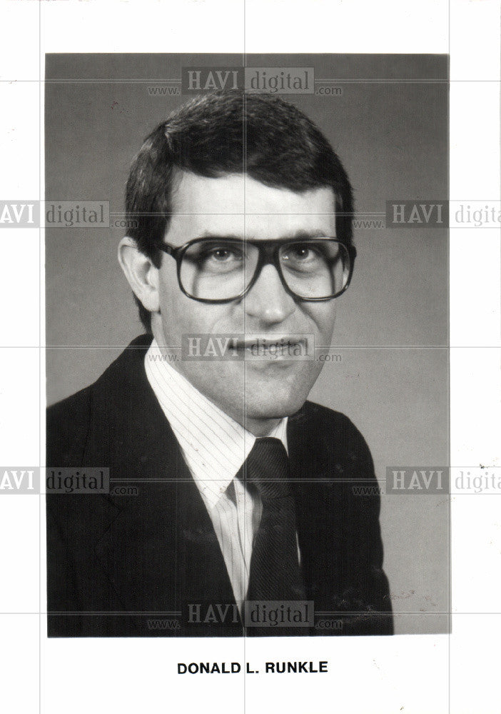 1991 Press Photo Donald L. Runkle General Motors Corp's - Historic Images