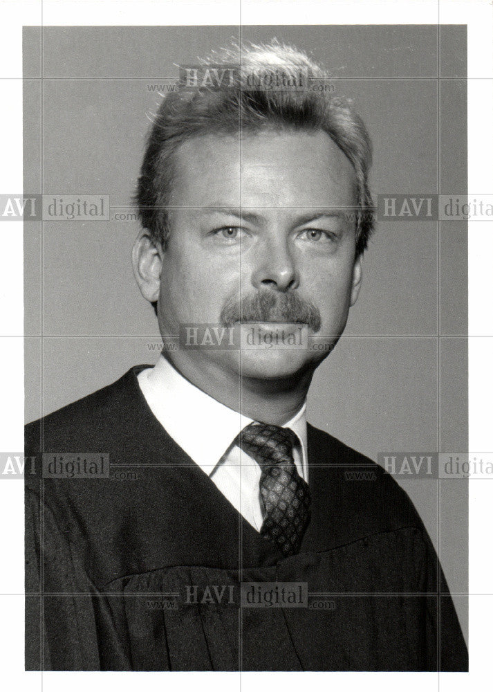 1989 Press Photo Matthew Rumora judge - Historic Images