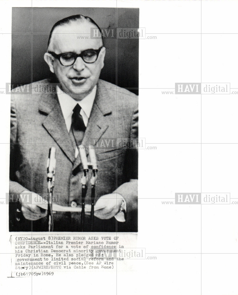 1969 Press Photo Italian Premier Mariano Rumor Rome - Historic Images