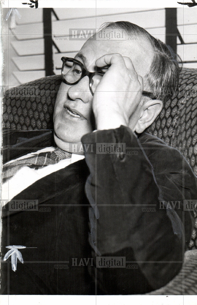 1943 Press Photo Beardsley Ruml - Historic Images