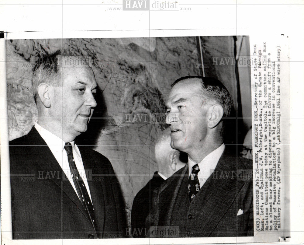 1961 Press Photo Fulbright Dean Husk Secretary Defense - Historic Images