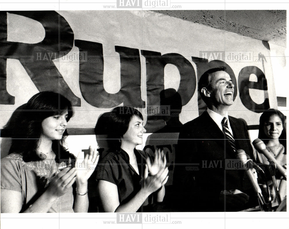 1982 Press Photo Philip Ruppe politician Michigan - Historic Images