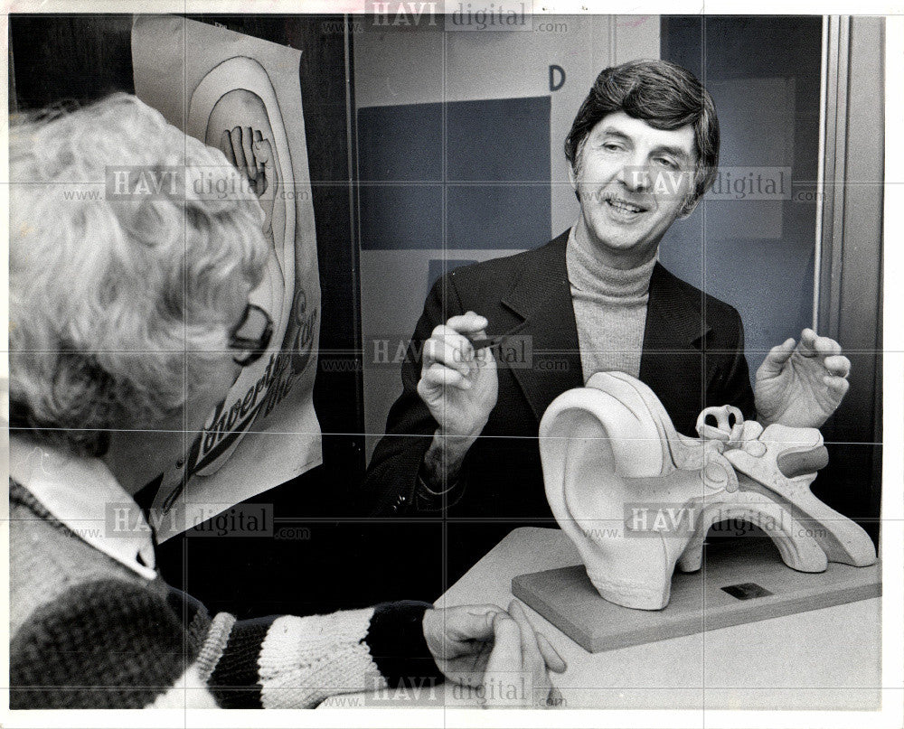 1981 Press Photo Dr. Ralph R. Rupp, Hearing - Historic Images