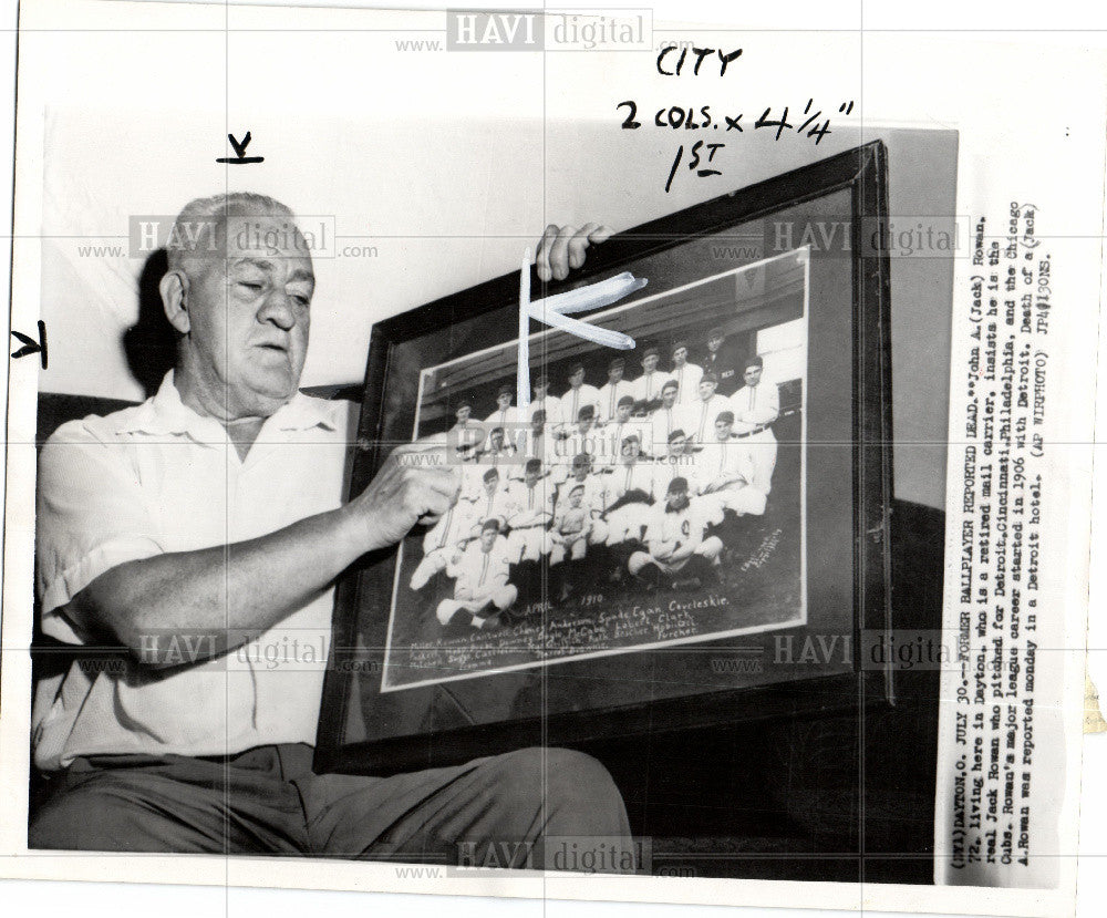 1958 Press Photo rowan football coach monroe - Historic Images