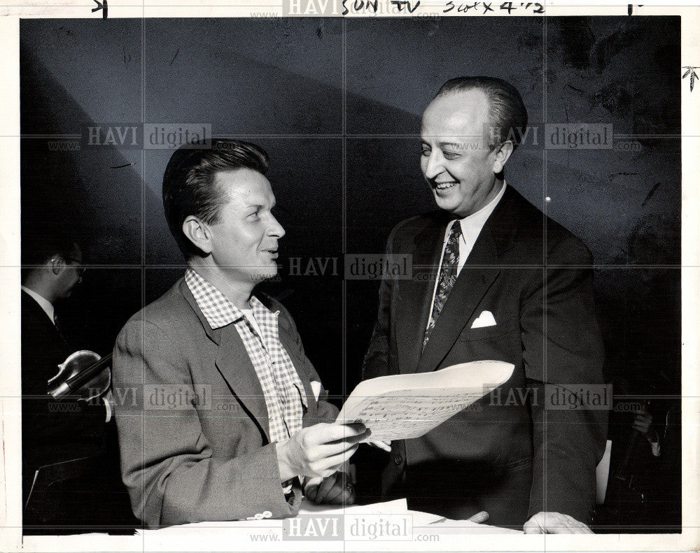 1954 Press Photo Robert Rounseville Howard Harlow - Historic Images