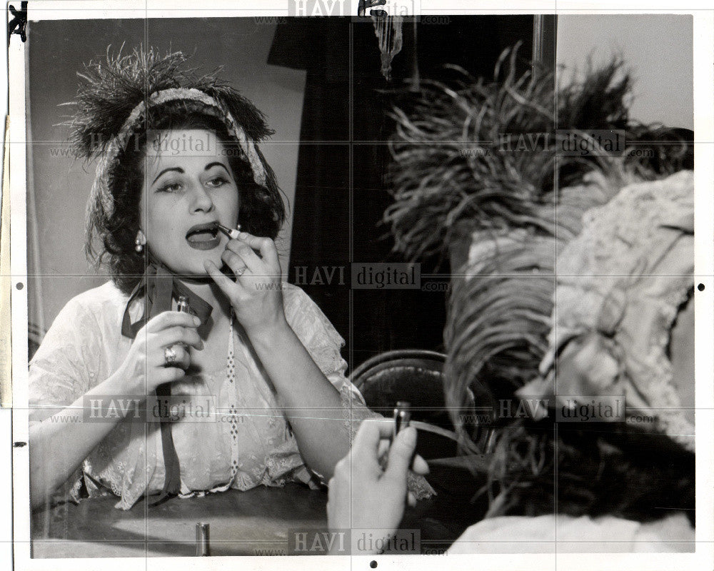 1951 Press Photo Costume 1951 performance show makeup - Historic Images