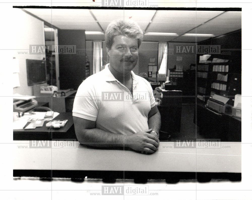 1988 Press Photo Rocco Rossi Bailiff - Historic Images