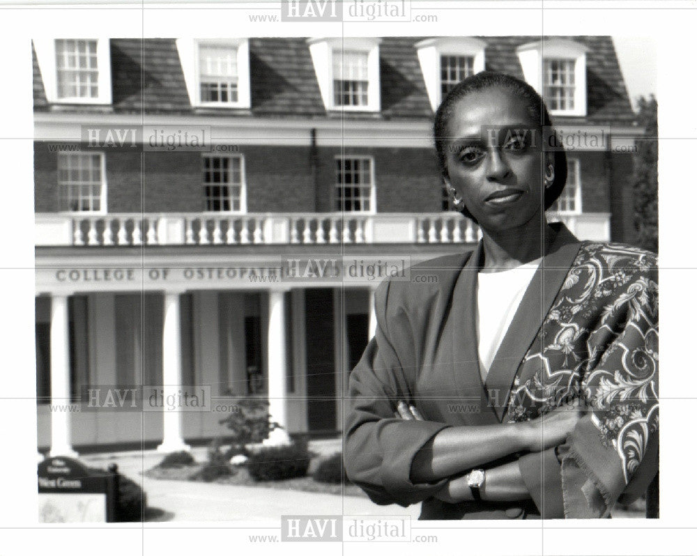 1994 Press Photo Barbara Ross Lee D O DO Sister Diana - Historic Images