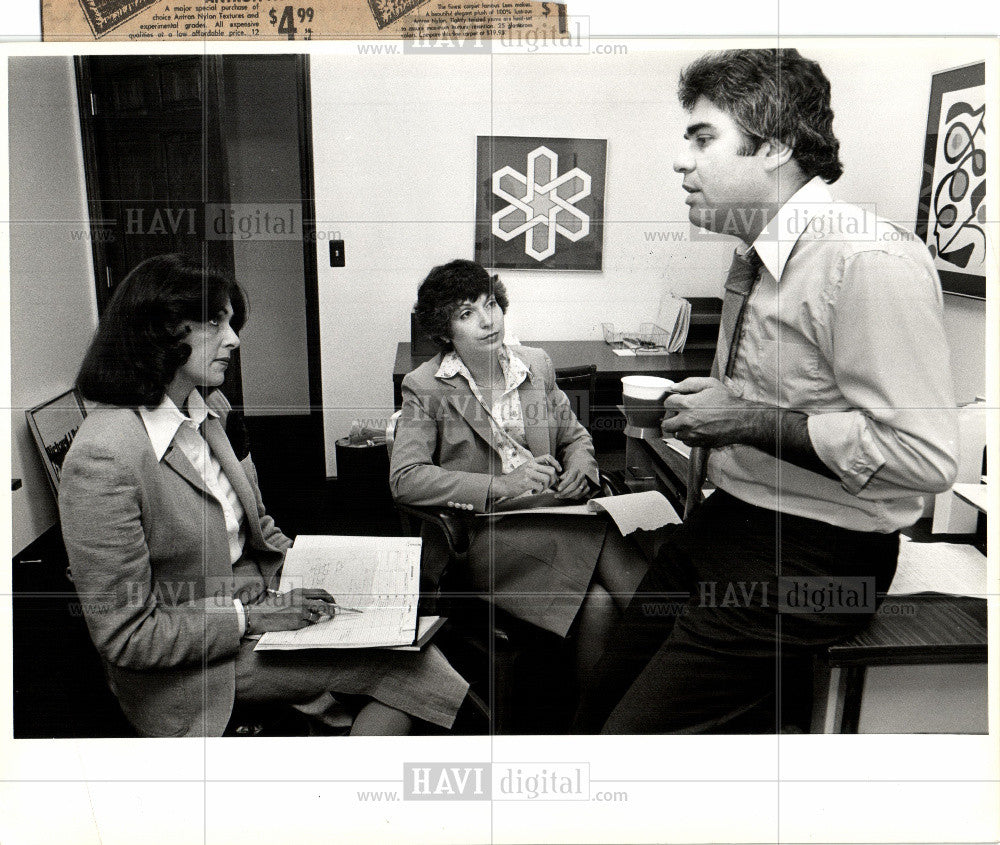 1978 Press Photo Douglas ross senator - Historic Images