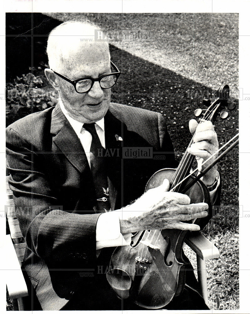 1987 Press Photo Fred Rodiger 1987 - Historic Images