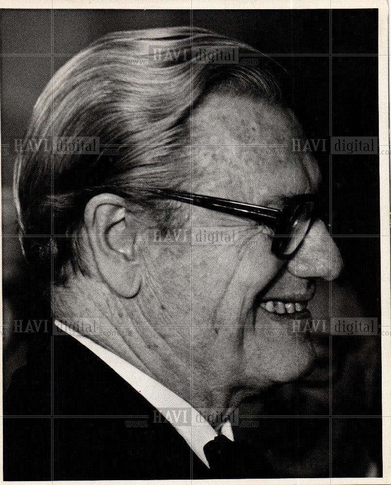 1975 Press Photo Nelson Rockefeller Vice President - Historic Images