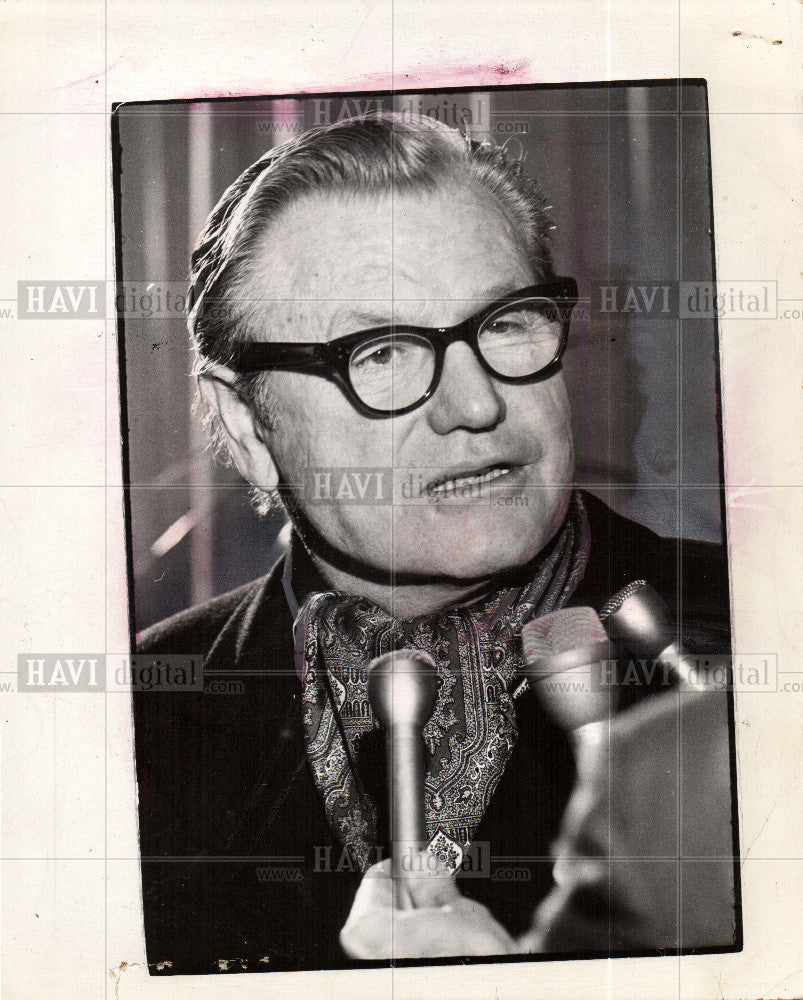 1975 Press Photo Nelson Rockefeller Vice President - Historic Images