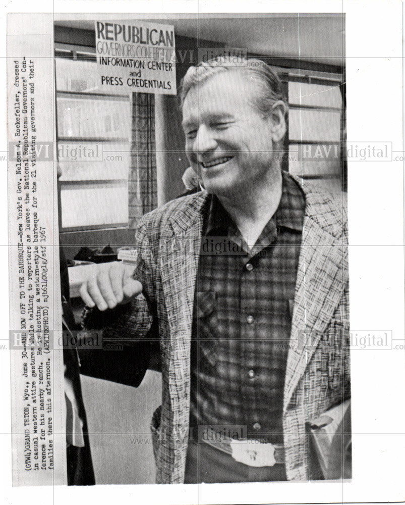 1967 Press Photo Nelson Rockefeller barbeque governors - Historic Images