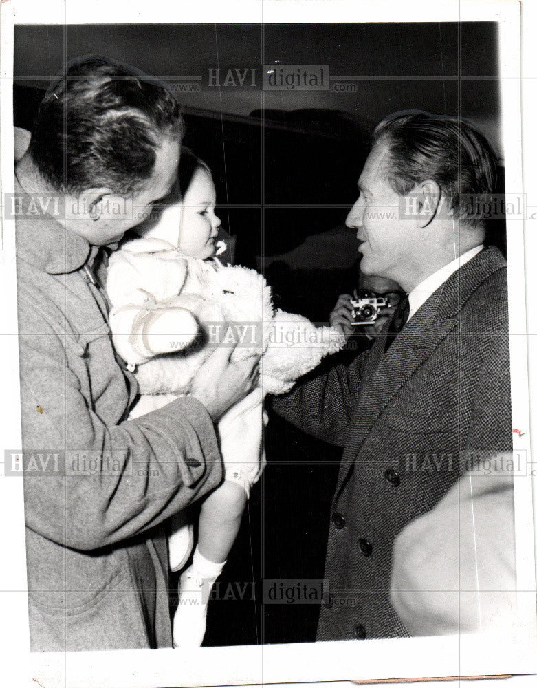 1959 Press Photo Nelson Rockefeller Allyn Muth Douglas - Historic Images