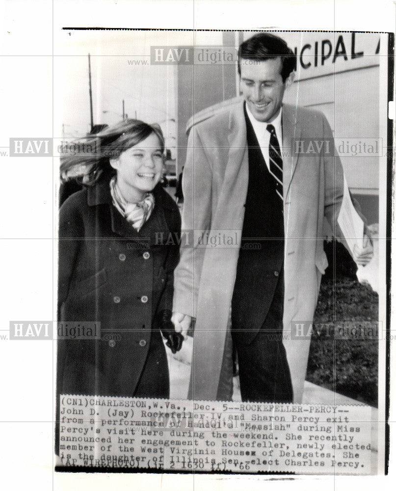 1966 Press Photo John Rockefeller Sharon Percy engaged - Historic Images