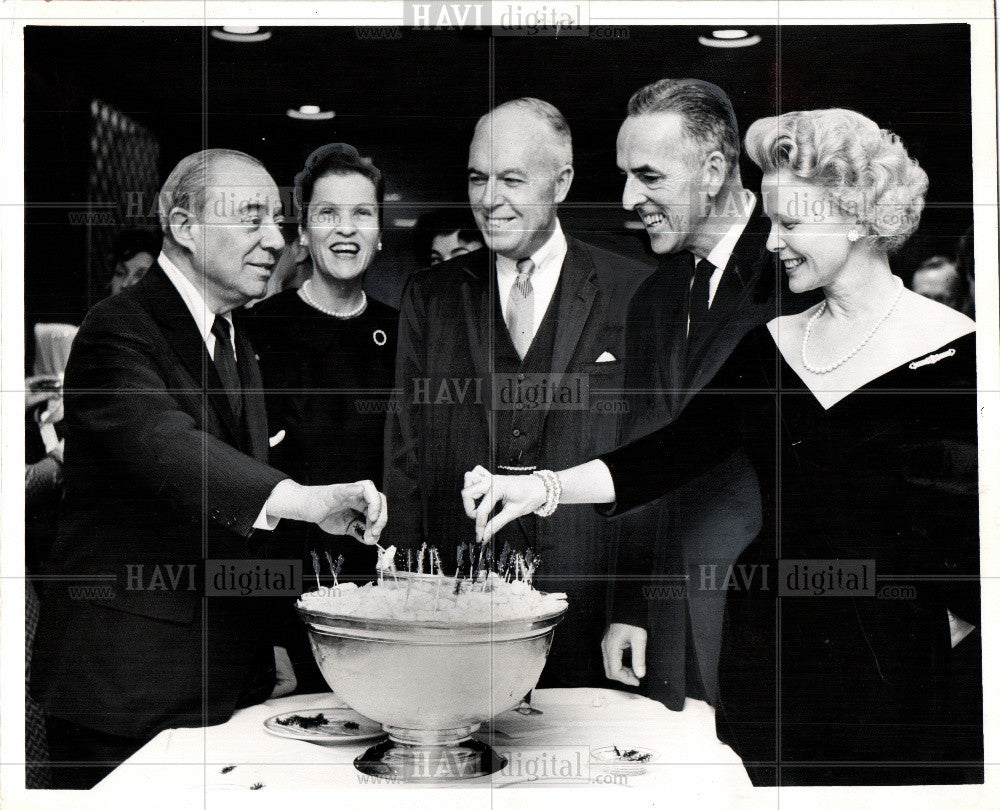 1962 Press Photo Women met college - Historic Images