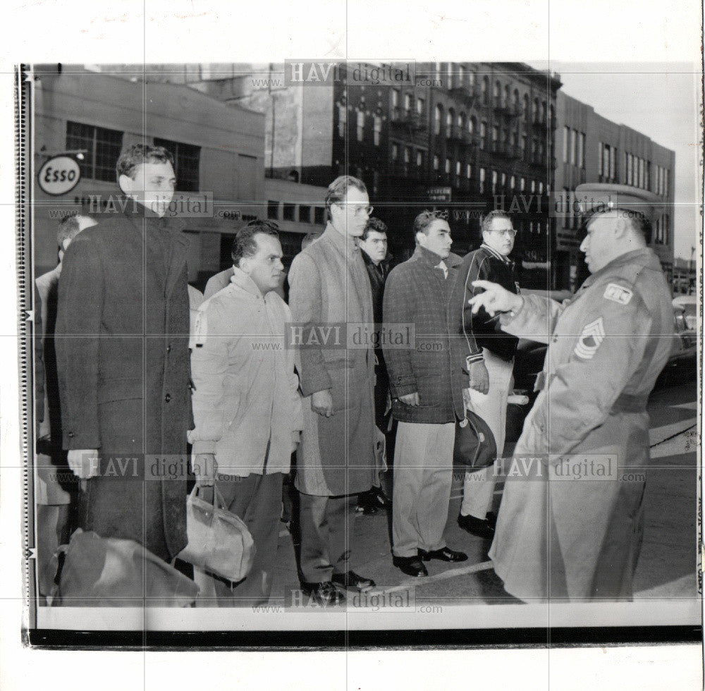 1959 Press Photo Steven Rockefeller enlist Army - Historic Images