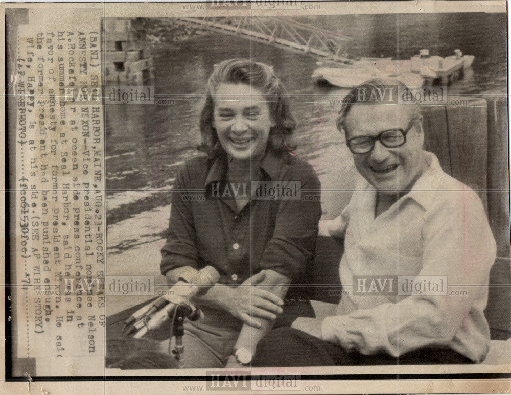 1974 Press Photo Nelson Rockefeller Governor New York - Historic Images