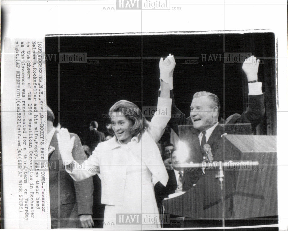 1966 Press Photo Gov. Nelson A. Rockefeller wife Happy - Historic Images