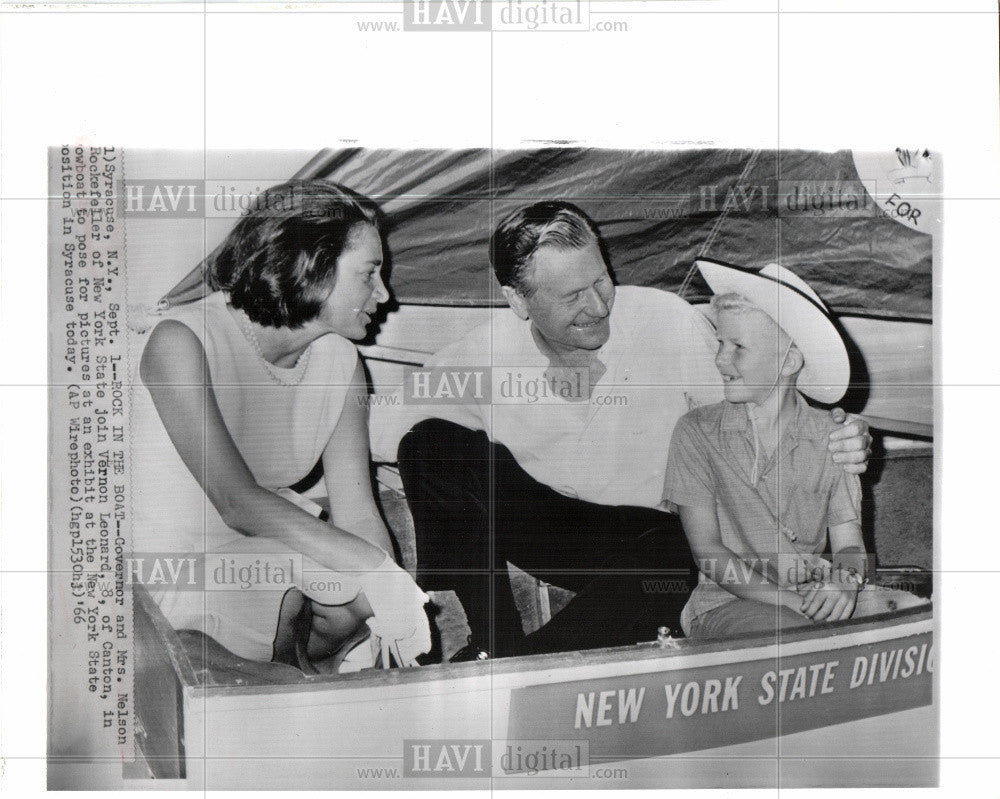 1966 Press Photo Nelson Rockefeller, governor, boat - Historic Images