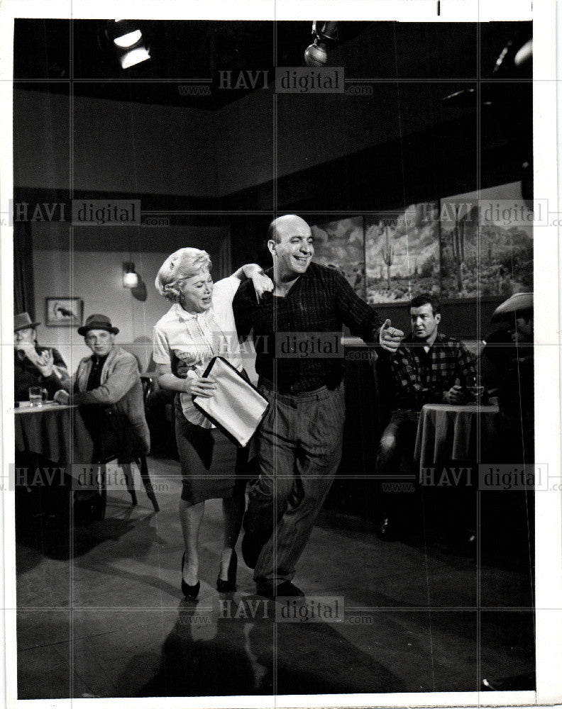 1963 Press Photo Telly Savalas Trelevision Actor - Historic Images