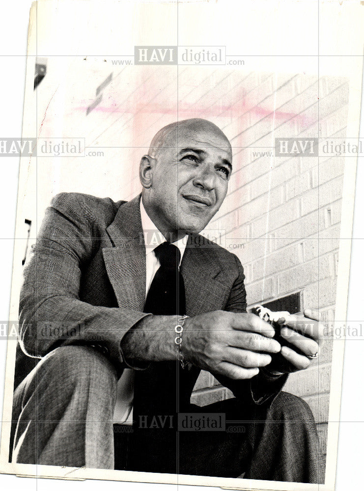 1976 Press Photo Telly Savalas film television actor - Historic Images