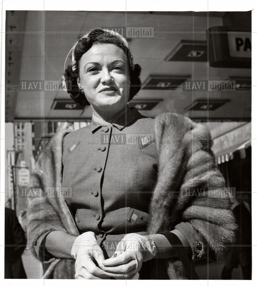 1955 Press Photo Mrs. Jack Schafer - Historic Images