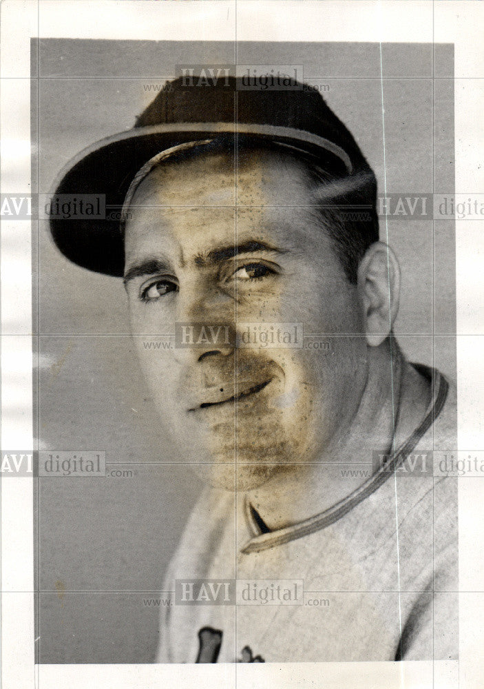 1939 Press Photo Leslie Scarsella baseball infielder - Historic Images