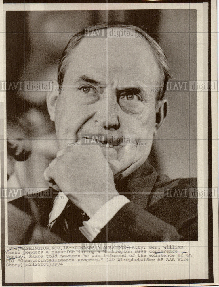 1974 Press Photo William Saxbe - Historic Images