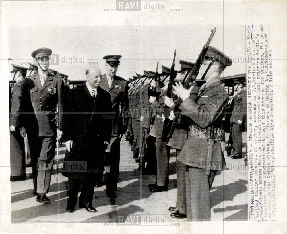 1955 Press Photo Italian Mario Scelba Marine Inspection - Historic Images